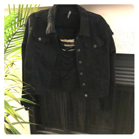 Forever 21 Jackets & Blazers - Forever 21 Black Distressed Jacket